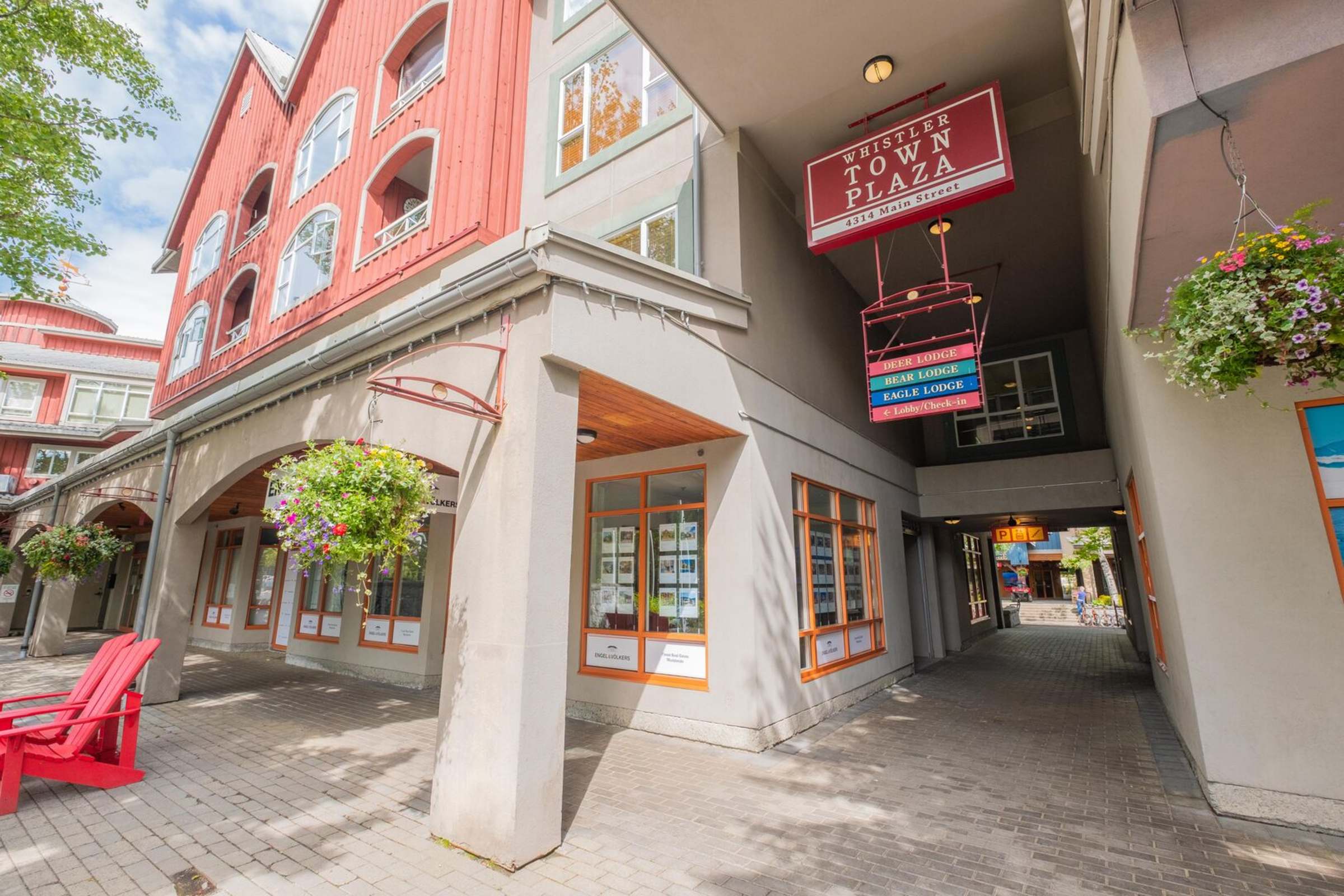 Resort Town Plaza - Eagle Lodge